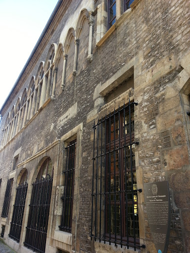 Ancien Hôtel Des Comtes De Champagne. 