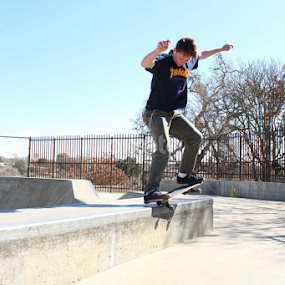 Smith Varner - BS Nose Grind by Zach Thornton - Sports & Fitness Skateboarding