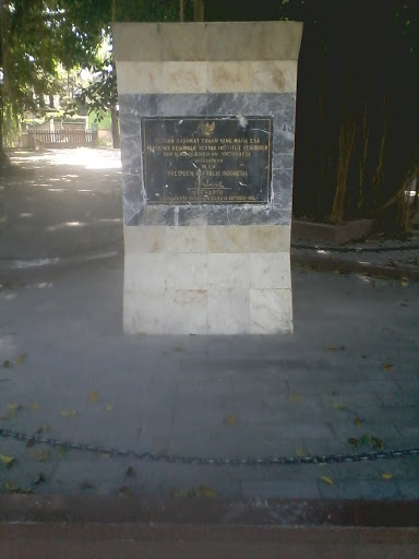 Engineering Faculty Statue