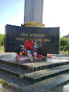 Памятник Войнам-мотозаводцам