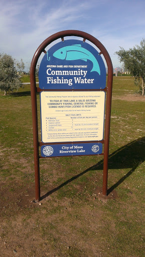 Riverview Lake Southeast Fishing Sign