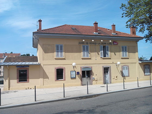 Gare D'Ecully