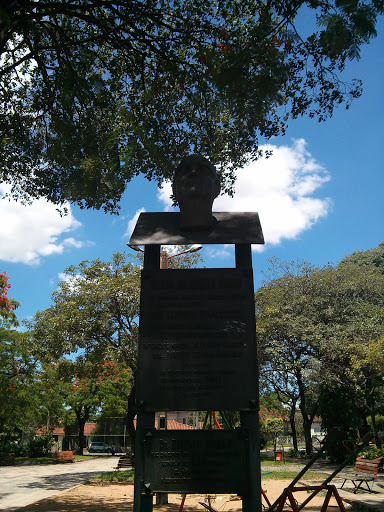 Monumento A Emilio Cubas