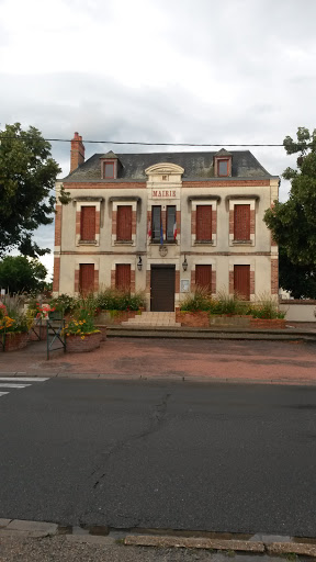Mairie De Villeneuve Sur Allier