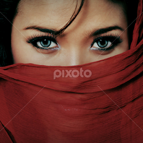 Nt by Amin Basyir Supatra - People Fashion