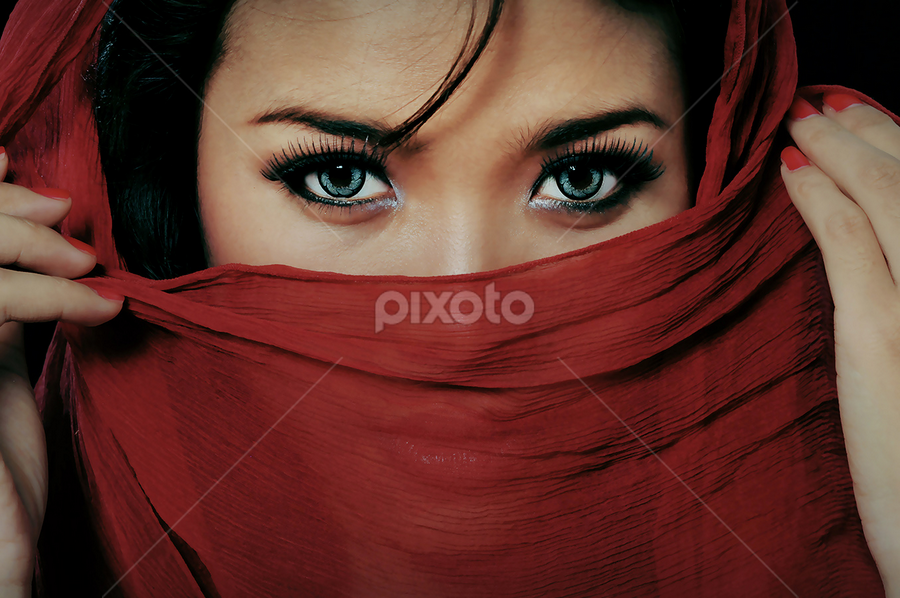 Nt by Amin Basyir Supatra - People Fashion