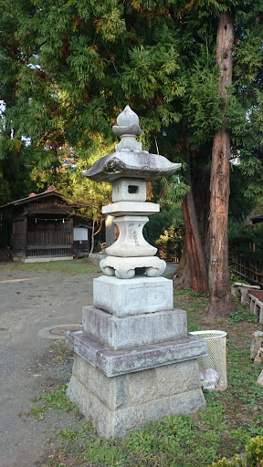 犬嶋神社 石灯籠