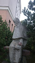 Gimnazijos Statue