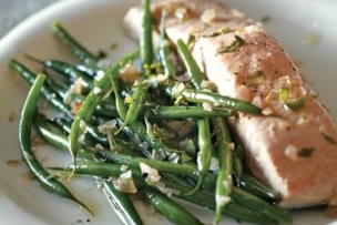 Braised Salmon with Green Beans