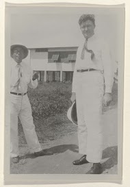 Twee mannen in Moengo