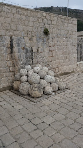 Stone Canonballs 1 