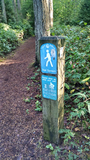Robinswood Park Trail Post