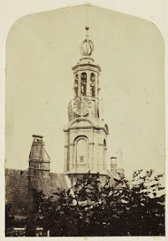 Gezicht vanuit het huis van de fotograaf op de Munttoren in Amsterdam