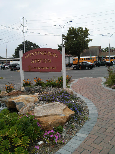 Huntington Station LIRR