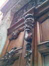 Porte Sculpté
