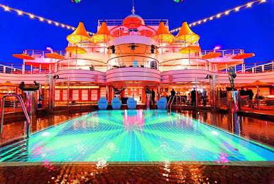 A quiet evening at Lido Via col Vento, on deck 9 of Costa Fascinosa.