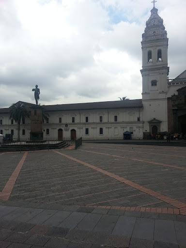 Santo Domingo Plaza