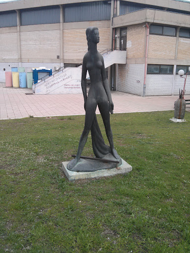 Statua Devojke