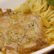 Pizza Factory 披薩工廠