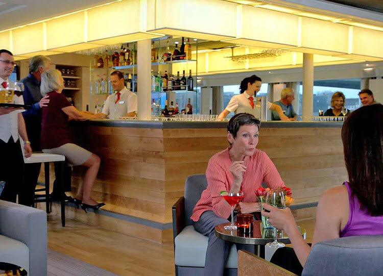 Unwind after a day of sightseeing and meet interesting new people in the Sky Bar of your Viking River Cruises ship. 