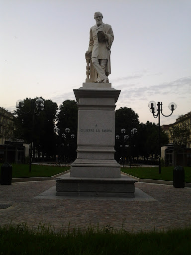 Giuseppe La Farina Statue