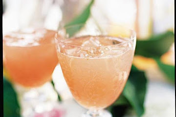 Pink grapefruit &amp; vodka cooler