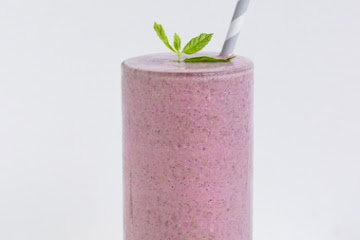 Minty Raspberry-Banana Smoothie
