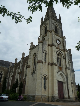 photo de eglise St Pierre/St Paul -FREIGNÉ-