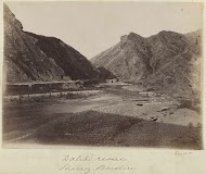 Gezicht op de rivier de Daliki en bergen in Perzië