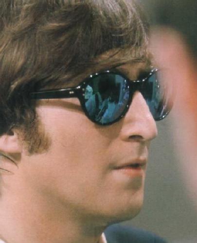 Blanco tabaco franja Vuelven las gafas de John Lennon: el regreso de la leyenda. | Blickers