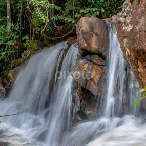 Cachoeira de Matilde, Alfredo Chaves, ES. by Francisco Andrade - Uncategorized All Uncategorized