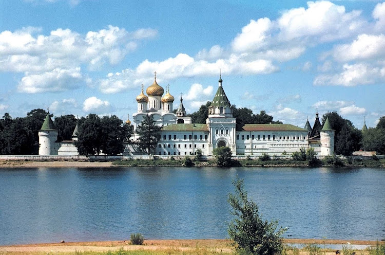 Wander the historic city of Kostroma as you tour Russia aboard Uniworld's River Victoria. A part of the Golden Ring of  towns northeast of Moscow, it's at the confluence of the Volga and Kostroma rivers.