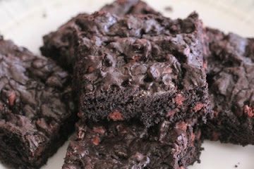 Peppermint Oreo Chocolate Chip Brownies