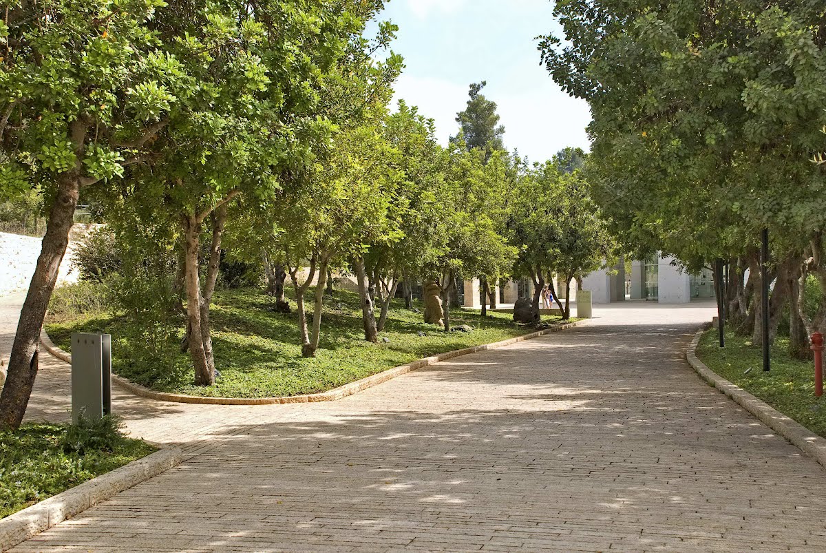 The Avenue of the Righteous, Yad Vashem