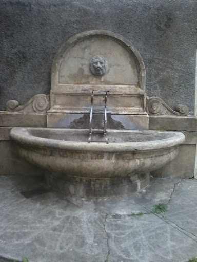 Fontaine de la rue des Deux-Marchés 