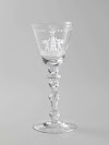 Kelkglas met putti en het opschrift: STANTVASTIG EN GETROUW