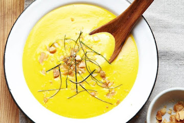 Thai-style pumpkin and coconut cream soup