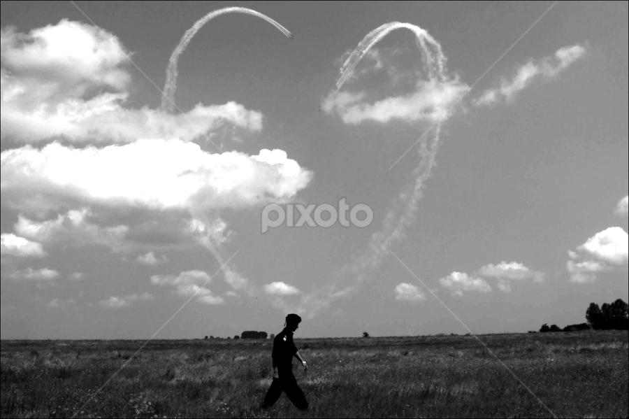 love is in the air by Stramboaia Gelu - Black & White Portraits & People