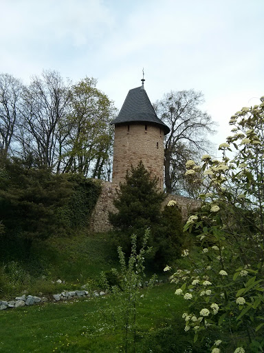 Wehrturm auf der alten Stadtmauer