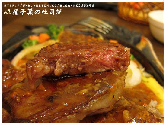 犇頂牛排 --  大口喀肉~連爸也一起跟著變大食怪!