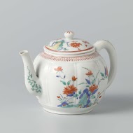 Achtlobbige theepot met prunus, pioenroos en bladranken