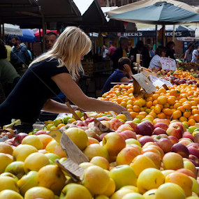 by Miranda Legović - City,  Street & Park Markets & Shops