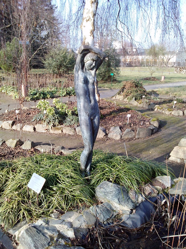 Elisabeth Statue