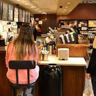 初衣食午 One Fifteen