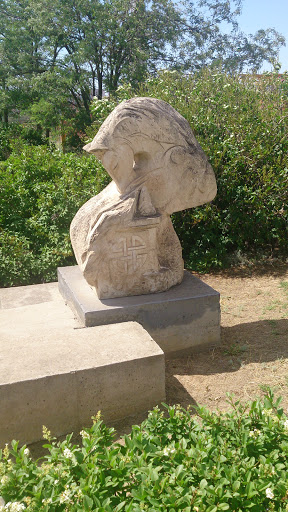 Скульптура Ход Конем