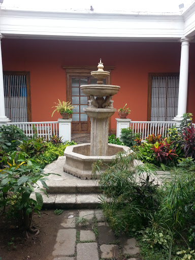 Pileta Colonial Trujillo
