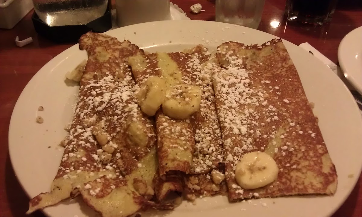 crepes with bananas & nuts!