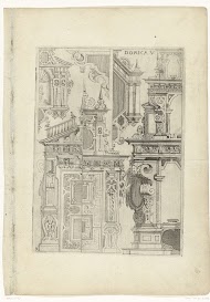 Drie halve epitafen, twee halve portalen en de helft van een altaar