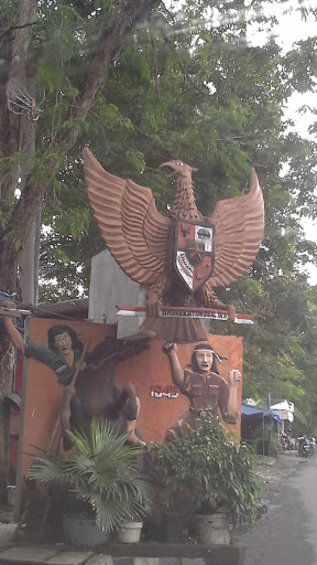 Garuda Statue Kaliwaron