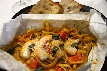 Shrimp &amp;amp; Roasted Tomato Fettucine en Papillote
